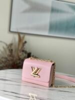 Louis Vuitton Twist MM M21027