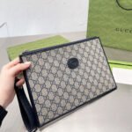 Gucci Unisex Handheld Wallet Bag - Image 8
