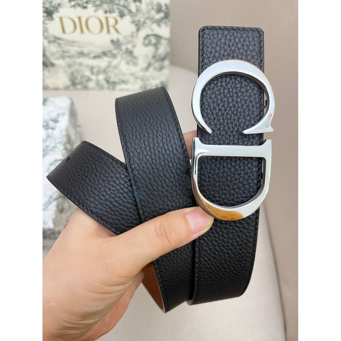 Dior cowhide and bottom leather, palladium plated pure steel buckle 35MM
