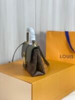 Louis Vuitton Locky BB M44797 - Image 4