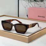 MIU MIU  The Hollow Logo of the Mirror leg Sunglasses Top quality - Image 3