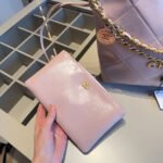 CHANEL 22 SMALL HANDBAG Calfskin & Gold Metal Pink - Image 3