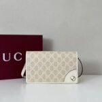 Gucci Emblem Series Super Mini Shoulder Bag - Image 3