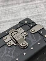 Louis Vuitton Clutch Box M20251 - Image 5