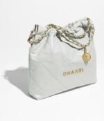 CHANEL 22 HANDBAG Shiny Calfskin & Gold-Tone Metal Light white/cream - Image 2