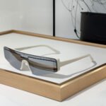 Balenciaga Mirror Logo  sunglasses Top quality - Image 3