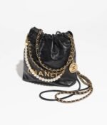 CHANEL 22 MINI HANDBAG Shiny Crumpled Calfskin & Gold-Tone Metal Black - Image 3