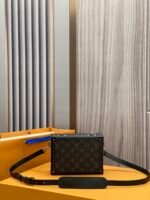 Louis Vuitton Clutch Box M20251 - Image 4