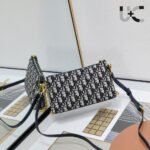 Dior 30 Montaigne Dior Misi Mini Chain Bag - Image 2