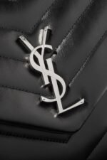 SAINT LAURENT Loulou medium quilted leather shoulder bag black - Image 2