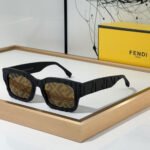 Fendi Full frame Logo Sunglasses Top quality
