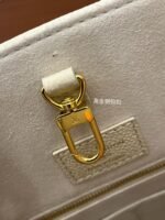 Louis Vuitton Onthego MM Rose Beige M46128 - Image 4
