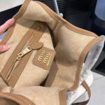 Miumiu lvy suede leather bag - Image 9