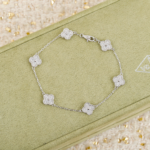 Van Cleef&Arpels VCA alhambra Bracelet mini diamond - Image 10