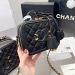 Chanel Vanity Case Quilted Caviar - Image 3