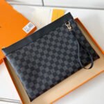 Louis Vuitton LV Discovery Handbag - Image 4