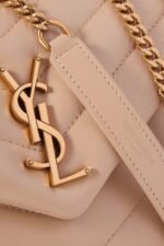 SAINT LAURENT Loulou small quilted leather shoulder bag beige - Image 2