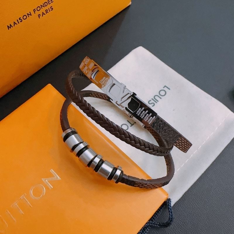 4f04b414b0e27205e271a894022cdeaf8b3be67d Louis Vuitton LV Bracelet - Image 1