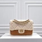 Chanel Autumn and Winter Series Flap Bag - Image 2