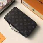 Louis Vuitton LV Zippy Wallet - Image 4