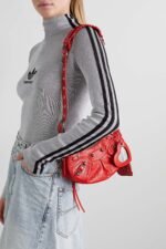 BALENCIAGA Le Cagole XS studded crinkled-leather shoulder bag red - Image 5