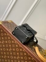 Louis Vuitton Vertical Trunk Wearable Wallet M82077 - Image 7