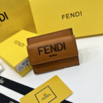FENDI Snap Leather Wallet - Image 5