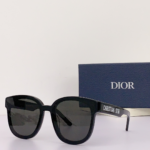 Dior Square Sunglasses Top Quality - Image 2