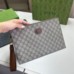 Gucci Unisex Handheld Wallet Bag - Image 9