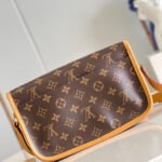 Louis Vuitton Gibeciere PM Shoulder Bag M42248 - Image 4
