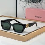 MIU MIU  The Hollow Logo of the Mirror leg Sunglasses Top quality