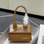 Jacquemus Solid Color Handbag - Image 8
