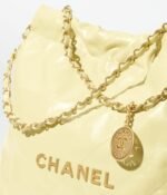CHANEL 22 SMALL HANDBAG Calfskin & Silver Metal Yellow - Image 4