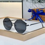 Louis Vuitton LV  Lrregular Shape Fashion Sunglasses  Top quality - Image 3