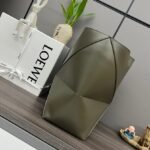 Loewe Puzzle Fold Tote in shiny calfskin Medium Green - Image 4