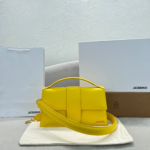 Jacquemus Le Bambinou Shoulder Handbag - Image 4