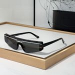 Balenciaga Mirror Logo  sunglasses Top quality - Image 9