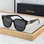 Balenciaga Retro trend Plate Frame sunglasses Top quality - Image 3