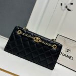 Chanel HandBag Made From Leather With Chain - Image 3