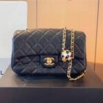 Chanel   Quilted Enamel CC Pearl Crush Mini Flap Black - Image 4