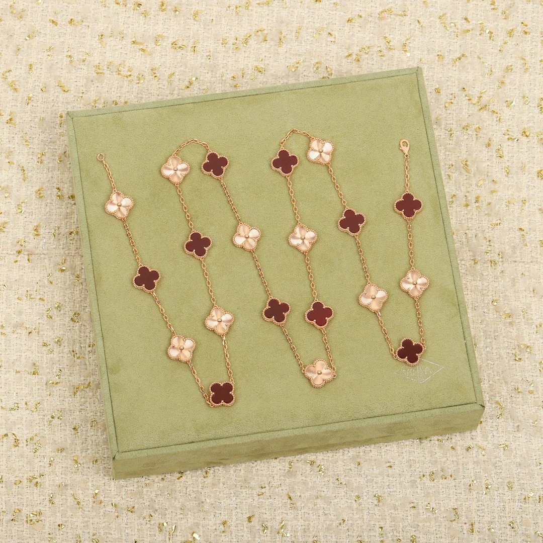 9e9766443dcb126daaed3d82bde4b53e0cfc1dcf Van Cleef&Arpels VCA alhambra 20 red agate Diamond Necklace - Image 1