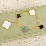 Van Cleef&Arpels VCA irregular alhambra Bracelet - Image 5