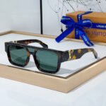 Louis Vuitton LV  SLEEK SQUARE Sunglasses - Image 4