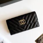 Chanel Hollow logo buckle wallet - Image 4