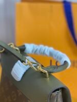 Louis Vuitton Locky BB M44797 - Image 5