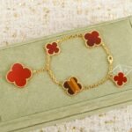 Van Cleef&Arpels VCA irregular alhambra Bracelet - Image 4