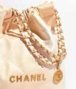 CHANEL 22 HANDBAG Pearly Shaded Calfskin & Gold-Tone Metal Ecru & Golden - Image 4