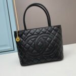 Chanel vintage Tote Hand Shoulder Bag