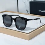 Chanel Mirror Logo Decoration Sunglasses Top quality - Image 4