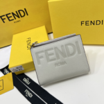 FENDI Bifold Leather Wallet - Image 5